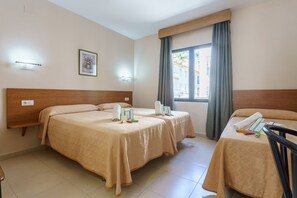 Habitación triple básica | Wifi gratis