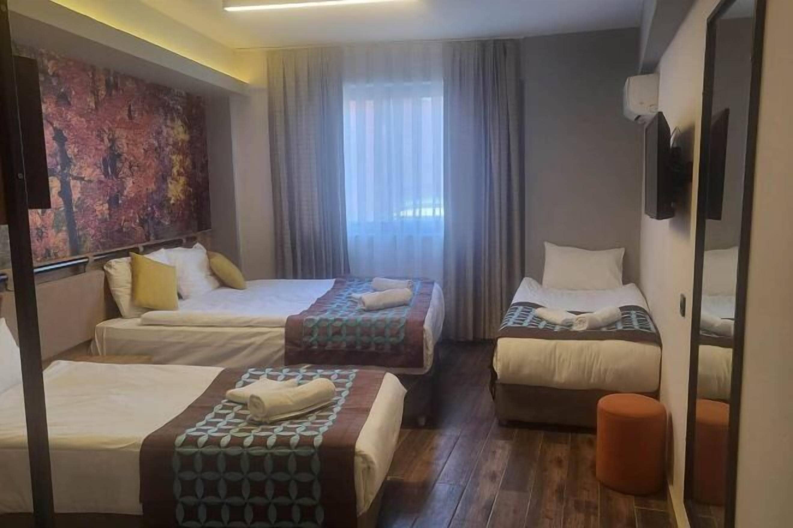 Minibar, wifi gratis y ropa de cama 