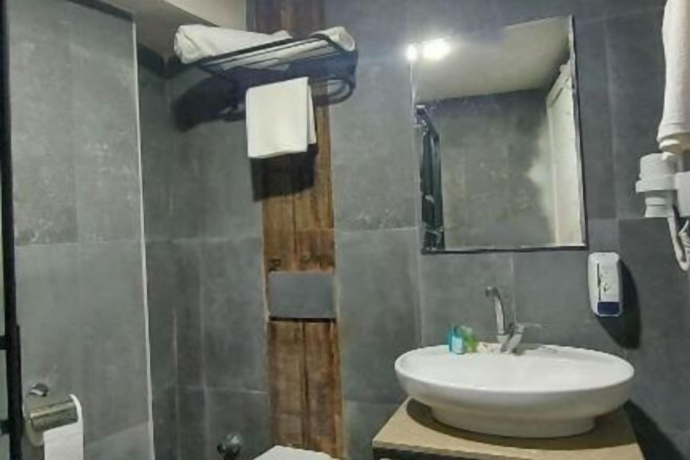 Regadera, regadera tipo lluvia, amenidades de baño gratuitas 