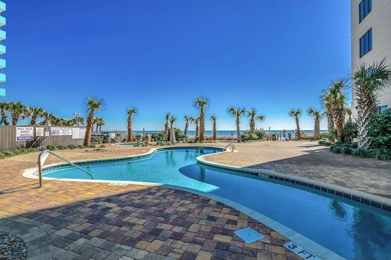 Piscine intérieure, piscine extérieure