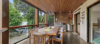 Large Family Beachhouse - Walk to Everything