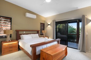 5 chambres, bureau, Wi-Fi gratuit, draps fournis