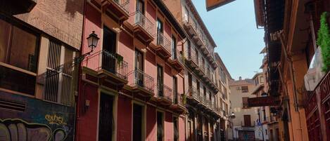 واجهة المنشأة