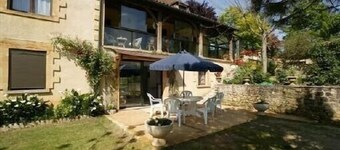 5 minutes from Sarlat. Country apartment for 4 to 5 people