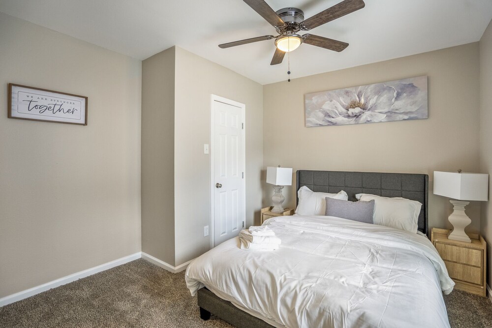 Modest 2BR 2Bath near Convention Center Downtown Houston Vrbo