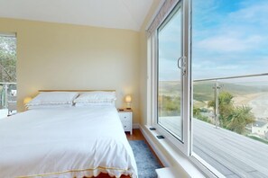 5 bedrooms, iron/ironing board, free WiFi, bed sheets - Superb Panoramic Sea Views Sleeps 10 Pet Friendly (Woolacombe)
