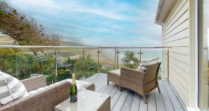 Superb Panoramic Sea Views Sleeps 10 Pet Friendly