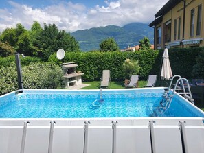 Outdoor spa tub - Two Steps from the Lake (Colico)