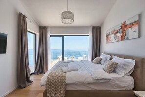 4 Schlafzimmer, Schreibtisch, Bügeleisen/Bügelbrett, WLAN