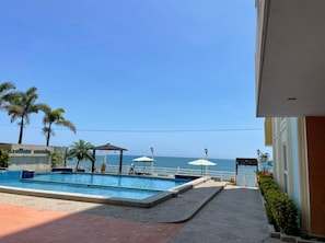 Piscine extérieure, piscine chauffée