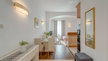 Apartemen | Area keluarga | Televisi LED 75-cm dengan saluran TV kabel dan TV