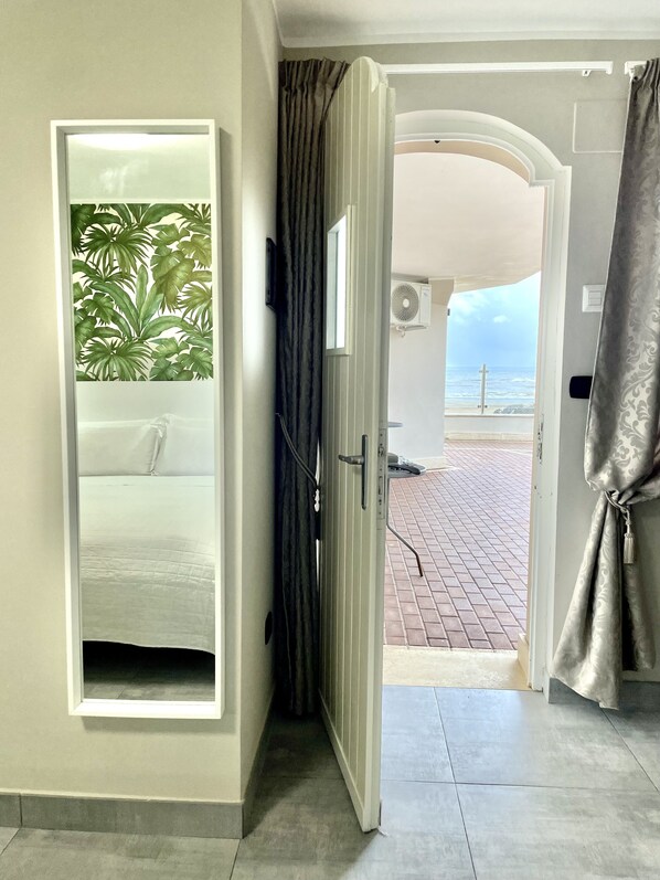 Standardrum | Gratis produkter i minibar, skrivbord och mörkläggningsgardiner