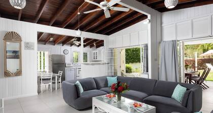 Beautiful family villa in a secluded location just 4min walk from Mullins beach