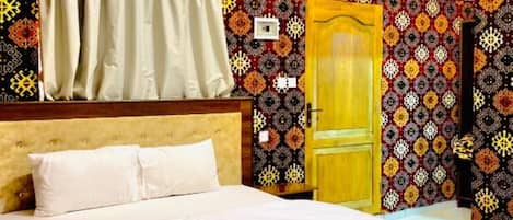 Egyptian cotton sheets, premium bedding, pillow-top beds, in-room safe