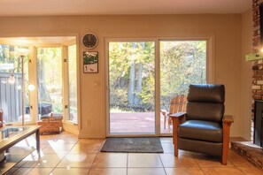 Interior - Andora Villa Condo 118 - Right on Trail Creek and Walk to Downtown (Ketchum)