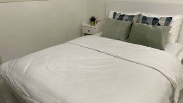 4 多间卧室、高档床上用品、熨斗/熨衣板、WiFi