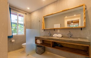 Hair dryer, towels, toilet paper - TESORO ESCONDIDO | HIDDEN GEM IN NORTH GUIONES (Nosara)