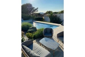 Utomhuspool och uppvÀrmd pool