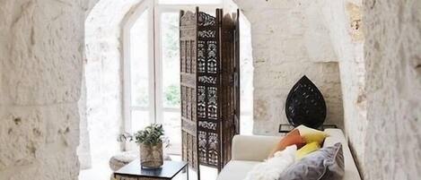 TV, books