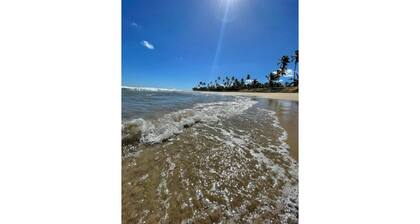 Enjoy the sea and rest in a beautiful villa with a private beach