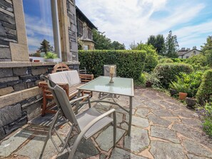Cottage | Outdoor dining - Domvs (Windermere)