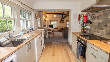 Fridge, dishwasher, cookware/dishes/utensils