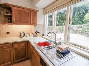 Cottage | Interior - Miyanli (Windermere)