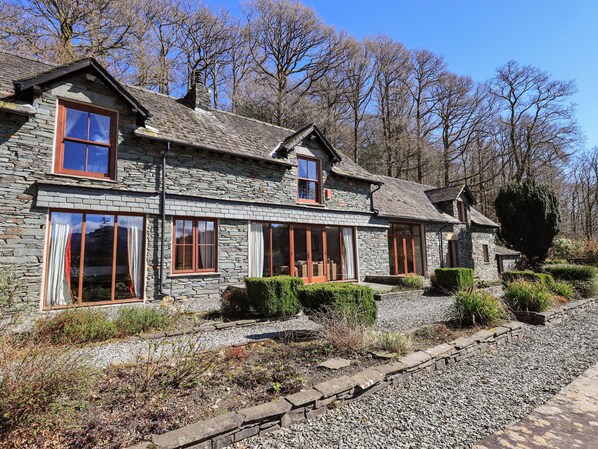 Front of property - The Stables (Ambleside)
