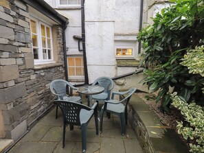 Cottage | Outdoor dining