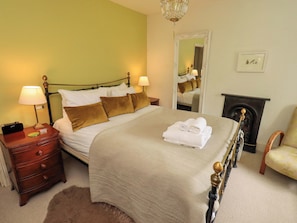 Cottage | 2 bedrooms, individually decorated, individually furnished, free WiFi