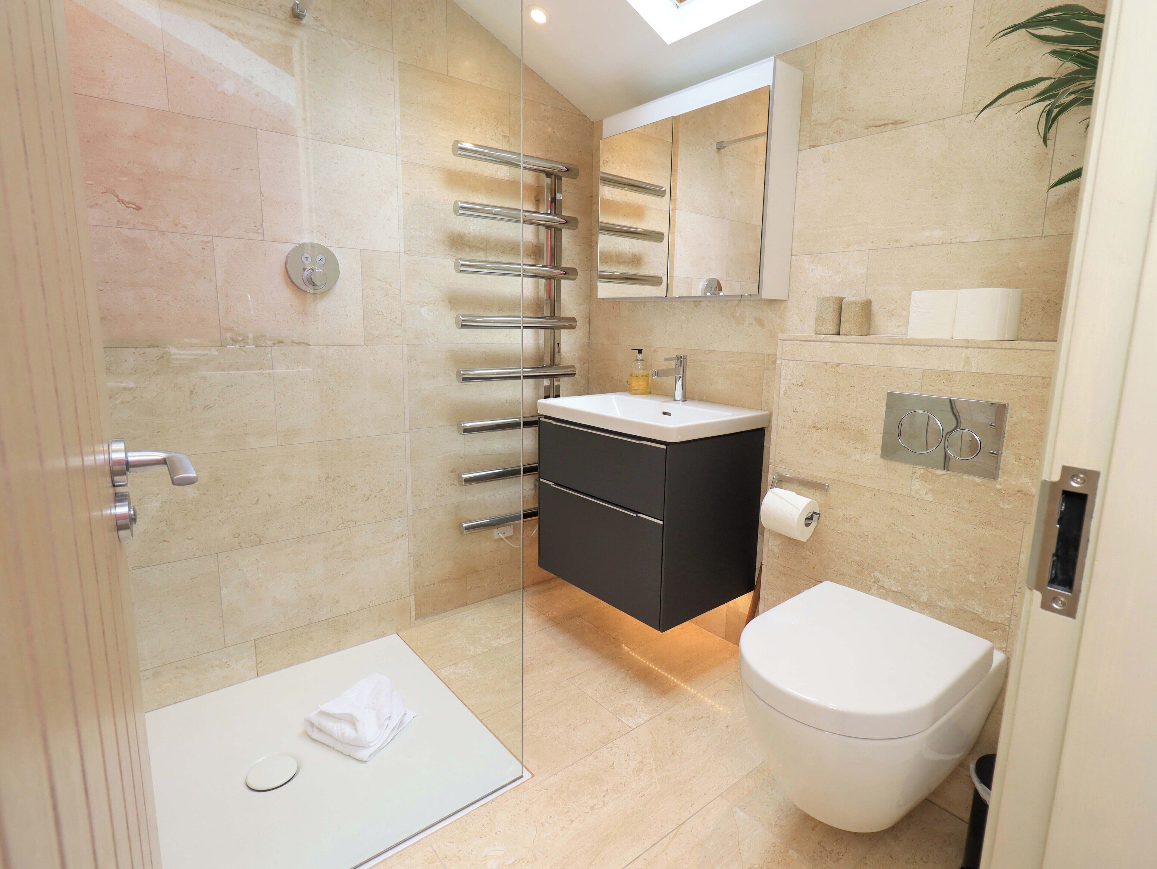 Cottage | Bathroom
