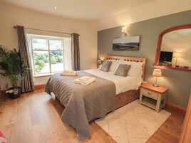 2 habitaciones, decoración personalizada y muebles diferentes 