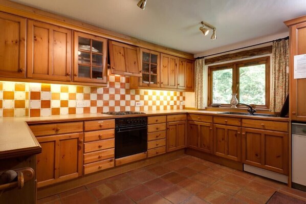 Dishwasher, cookware/dishes/utensils