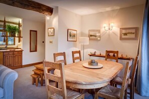 Dining - Riverside (Windermere)