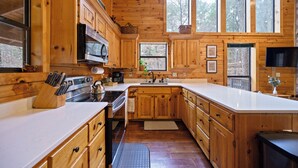 Unclassified image, 4 of 36, button - Cozy cabin located in Beavers Bend, close to Broken Bow lake, Casino (Broken Bow)