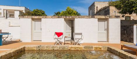 Seasonal outdoor pool