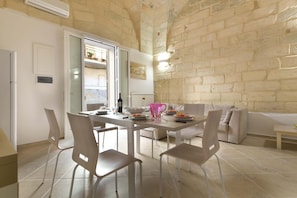 Apartment | Dining room