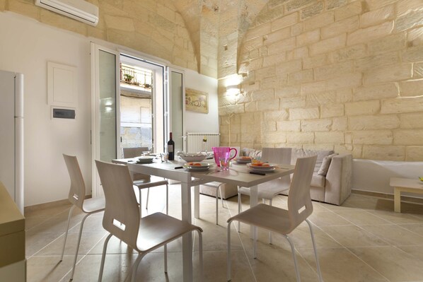 Apartment | Esszimmer