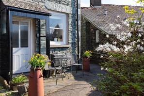 Property grounds - Rock Lea (Ambleside)