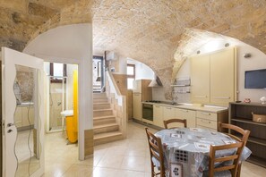 Monolocale | Sala da pranzo