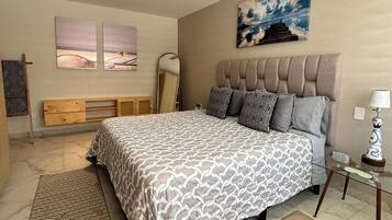 1 bedroom, desk, iron/ironing board, free WiFi