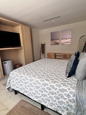 1 Schlafzimmer, Schreibtisch, Bügeleisen/Bügelbrett, kostenloses WLAN