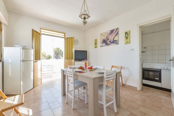 Apartment | Dining room