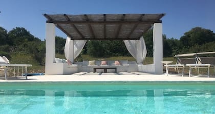 Spacious & bright trulli w/private pool, nicely decorated - AC in all rooms