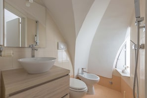 Apartment | Bathroom