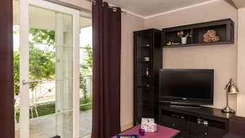 公寓 (Comfort One-Bedroom Apartment with Te) | 客廳 | 電視