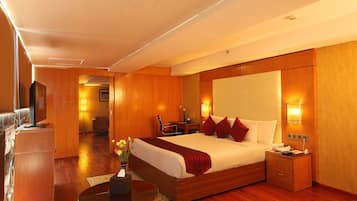 Executive Double Room | Free WiFi, bed sheets