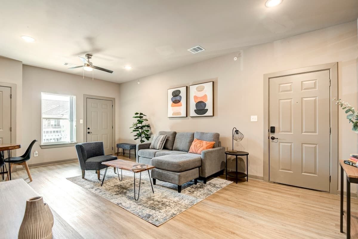 CozyCypress 2/2 Apt, Full Kitch, W/D, FreeParking!