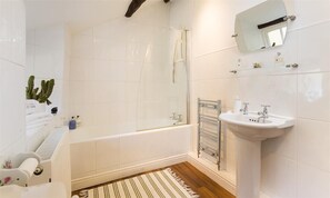 Shower - Camellia Cottage (Kendal)