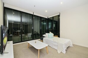 1 habitación, tabla de planchar con plancha, wifi y ropa de cama